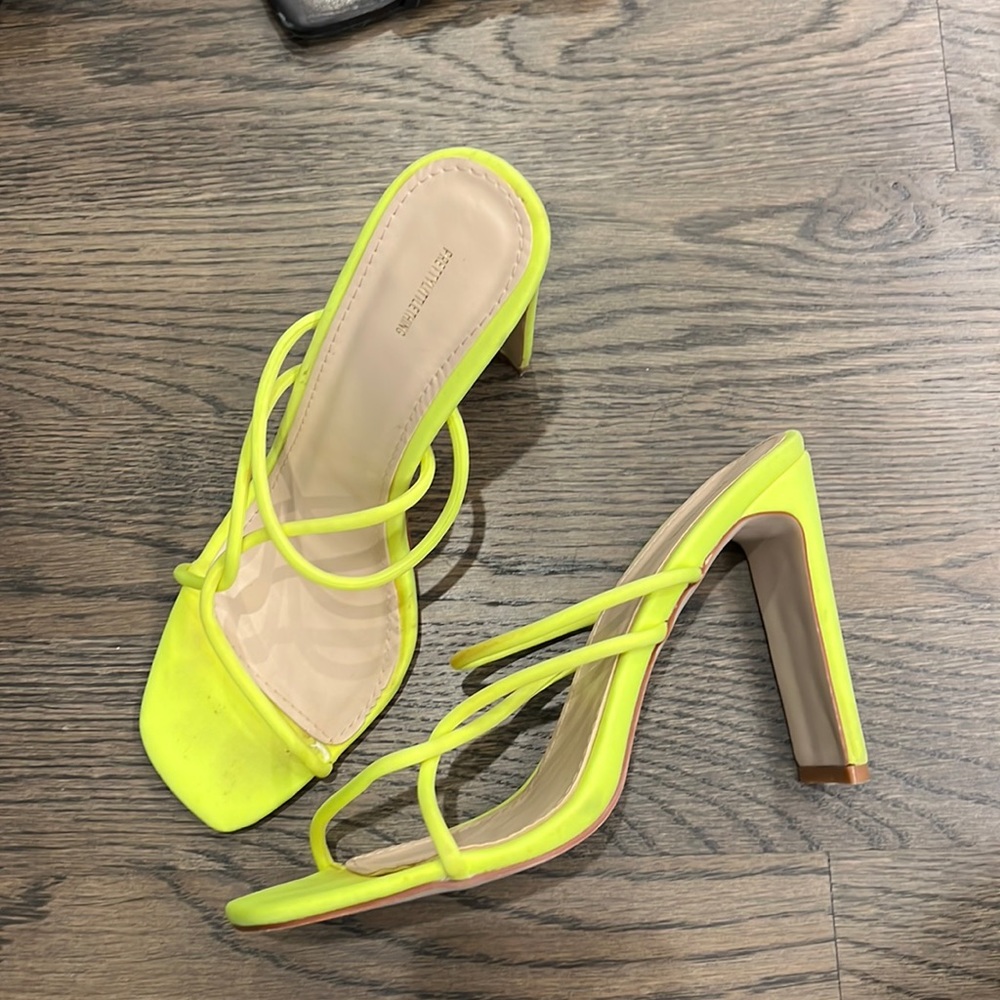 SOLD:PLT party Heel 6 EUC